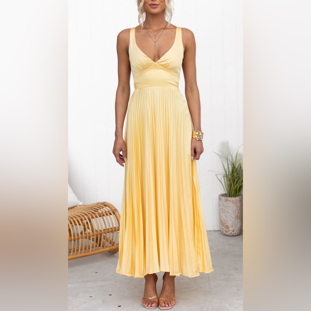 Elegant Yellow Maxi Dress